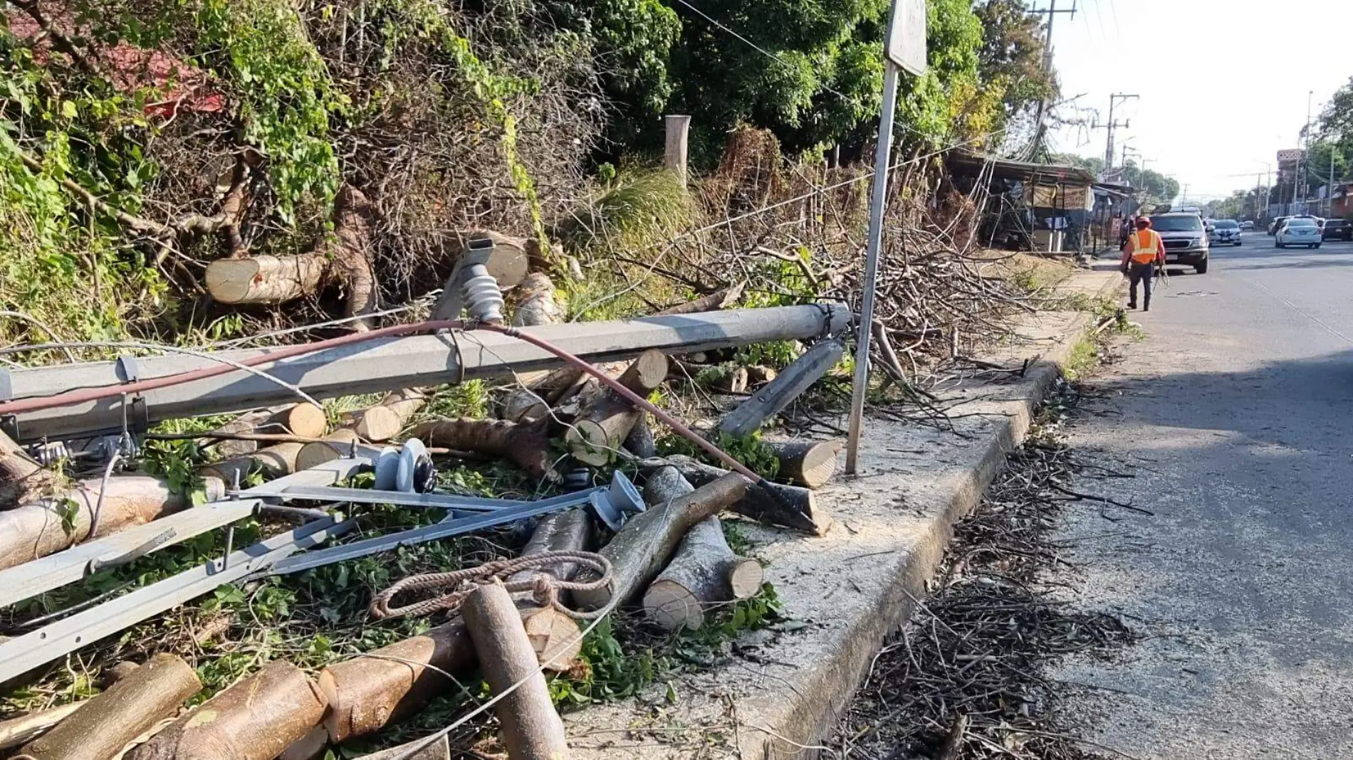 poste de luz caido